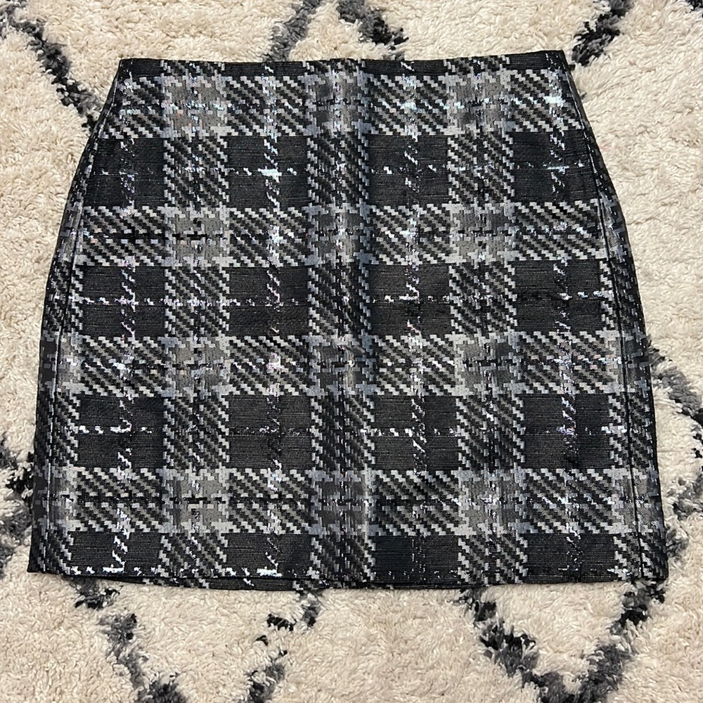 Loft Outlet Black and Gray Plaid Skirt size 10